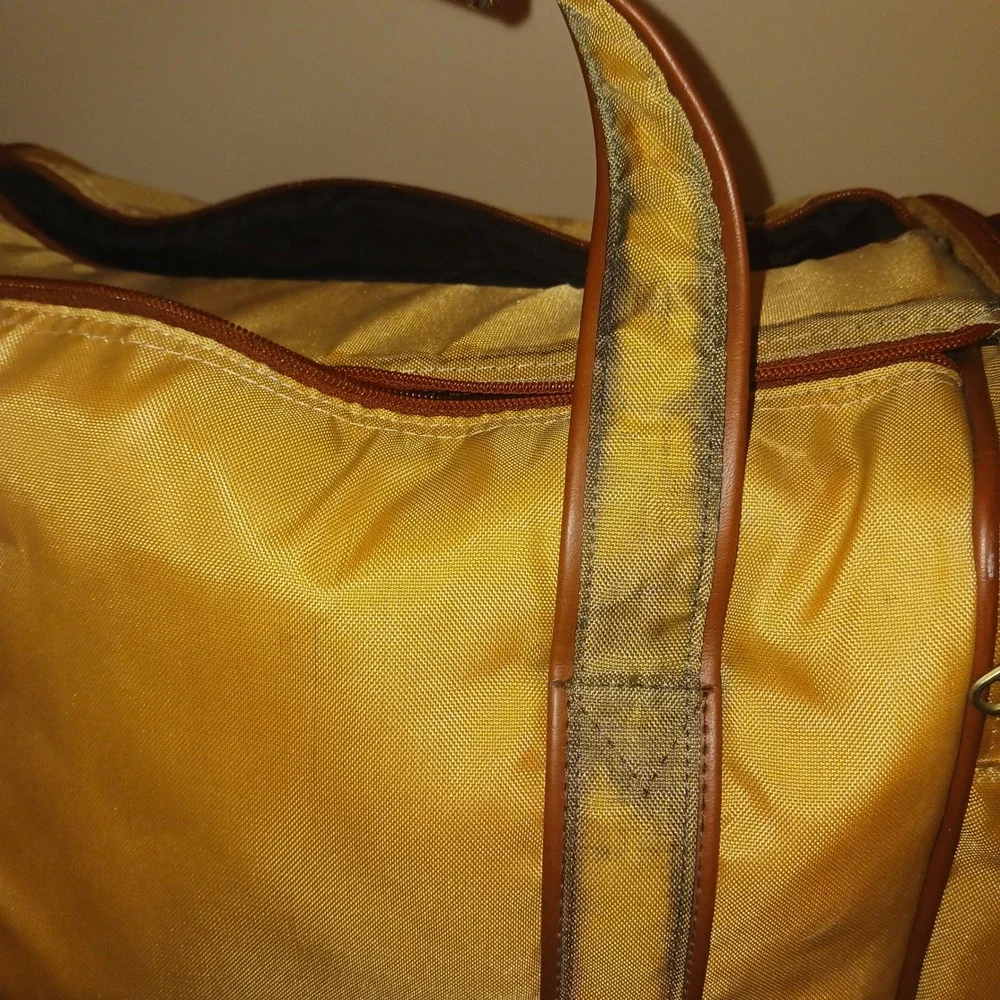 Unbranded vintage gold